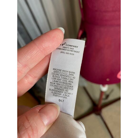 Vanity Fair stretch cream knee length slip sz 34 - Picture 4 of 5